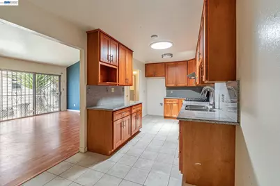 2538 16th St, Oakland, CA 94601 - Photo 8