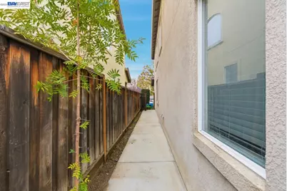 2076 Captalpa, Antioch, CA 94509 - Photo 38