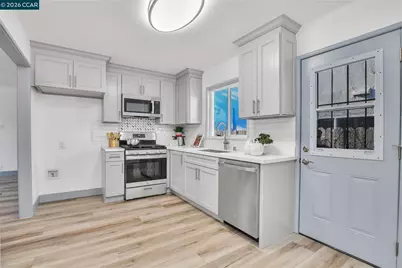 438 9th St, Richmond, CA 94804 - Photo 4