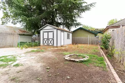 318 Pine St, Stockton, CA 95204 - Photo 24