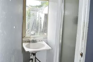 9945 B St, Oakland, CA 94603 - Photo 20