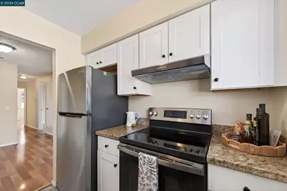 1065 Mohr Ln #D, Concord, CA 94518 - Photo 8