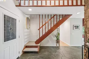 2835 Morley Dr, Oakland, CA 94611 - Photo 24