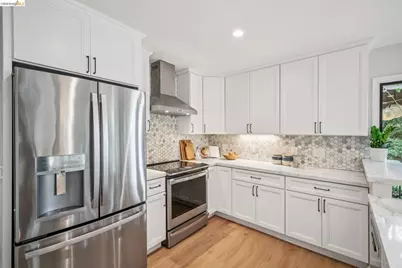 2835 Morley Dr., Oakland, CA 94611 - Photo 20
