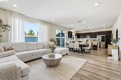 15929 Testarossa St, Lathrop, CA 95330 - Photo 2