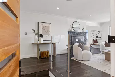 3009 Broadmoor View, Oakland, CA 94605 - Photo 8