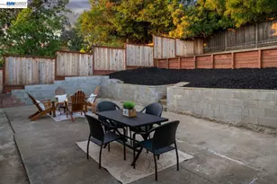 3009 Broadmoor View, Oakland, CA 94605 - Photo 38