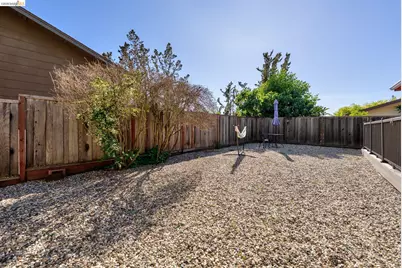 2651 Tamalpais Dr, Pinole, CA 94564 - Photo 38