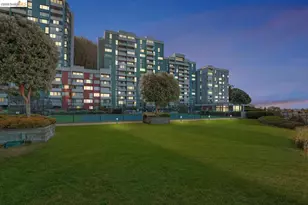 555 Pierce St, Albany, CA 94706 - Photo 22