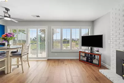 563 Cooper Dr, Benicia, CA 94510 - Photo 26