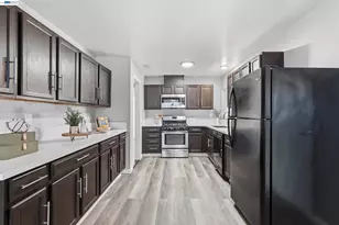 6613 Demaret Dr, Sacramento, CA 95822 - Photo 8