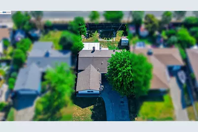 6613 Demaret Drive, Sacramento, CA 95822 - Photo 22