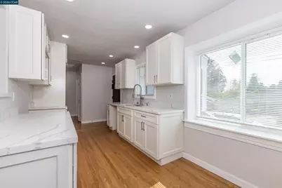 4353 Bermuda Ave, Oakland, CA 94619 - Photo 12