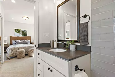 5030 Congress Ave, Oakland, CA 94601 - Photo 20