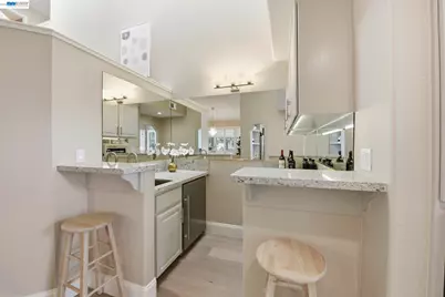 7880 La Quinta Ct, Pleasanton, CA 94588 - Photo 16