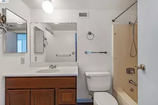 801 Franklin St, Oakland, CA 94607 - Photo 18