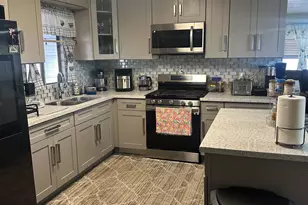 1358 Manuel Dr, Hayward, CA 94544 - Photo 2