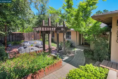 2050 Blackwood Dr, Walnut Creek, CA 94596 - Photo 1