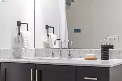 330 13th St #1A, Oakland, CA 94612 - Photo 24