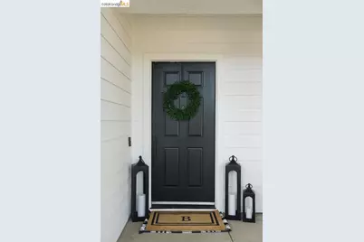 757 Fifteen Mile Dr, Roseville, CA 95678 - Photo 2