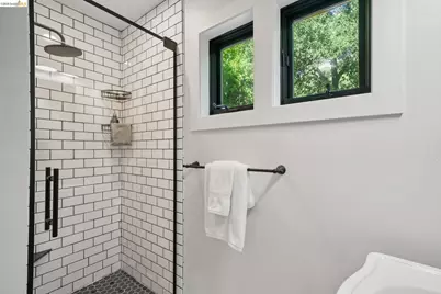 101 Taurus Ave, Oakland, CA 94611 - Photo 34