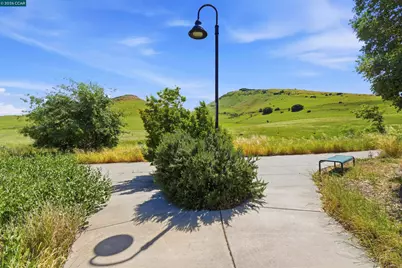 2129 Lariat Dr, Fairfield, CA 94534 - Photo 42