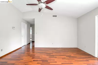 1040 Kapareil Dr, Tracy, CA 95376 - Photo 10