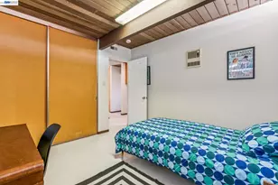 8077 Shay Dr, Oakland, CA 94605 - Photo 38