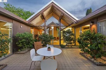 8077 Shay Dr, Oakland, CA 94605 - Photo 54