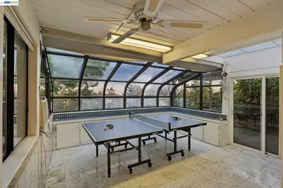 8077 Shay Dr, Oakland, CA 94605 - Photo 58