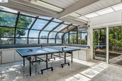 8077 Shay Dr, Oakland, CA 94605 - Photo 46