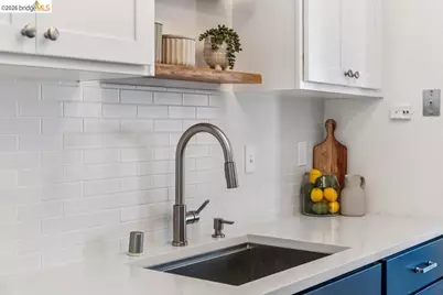 322 Hanover Ave #212, Oakland, CA 94606 - Photo 20