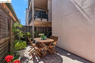 322 Hanover Ave, Oakland, CA 94606 - Photo 10