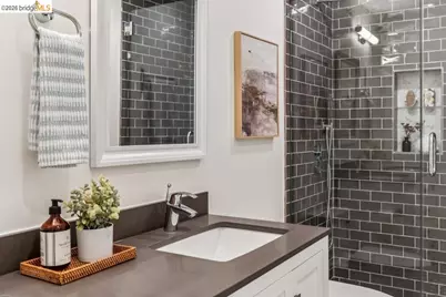 322 Hanover Ave #212, Oakland, CA 94606 - Photo 30