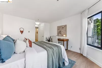 322 Hanover Ave #212, Oakland, CA 94606 - Photo 26