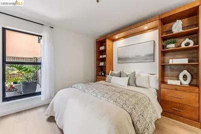 322 Hanover Ave #212, Oakland, CA 94606 - Photo 32