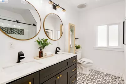 2417 Palmetto St, Oakland, CA 94602 - Photo 34