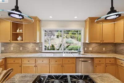 409 Oak Ln, Pleasanton, CA 94566 - Photo 14