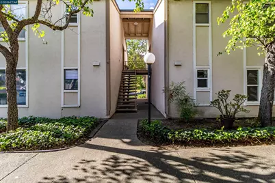 375 Camelback Rd #4, Pleasant Hill, CA 94523 - Photo 2