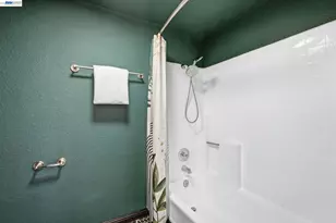 515 Canyon Oaks Dr, Oakland, CA 94605 - Photo 22