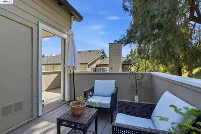 515 Canyon Oaks Dr #F, Oakland, CA 94605 - Photo 24