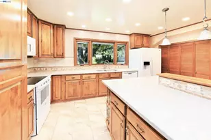 1002 El Curtola Blvd, Lafayette, CA 94595 - Photo 8
