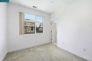 150 Uptown Cir, Oakland, CA 94607 - Photo 24