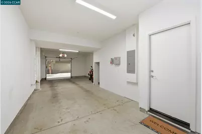 150 Uptown Cir, Oakland, CA 94607 - Photo 28