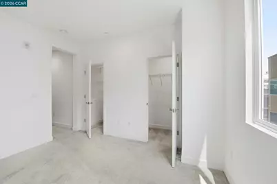 150 Uptown Cir, Oakland, CA 94607 - Photo 20