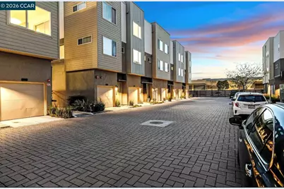 150 Uptown Cir, Oakland, CA 94607 - Photo 32