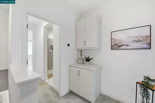 150 Uptown Cir, Oakland, CA 94607 - Photo 18