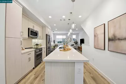 150 Uptown Cir, Oakland, CA 94607 - Photo 8