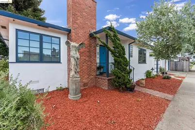 998 30th St, Richmond, CA 94804 - Photo 2