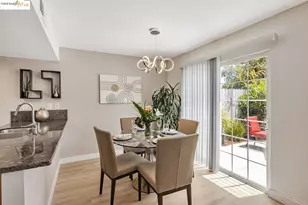 16 Town Square Pl, Oakland, CA 94603 - Photo 6